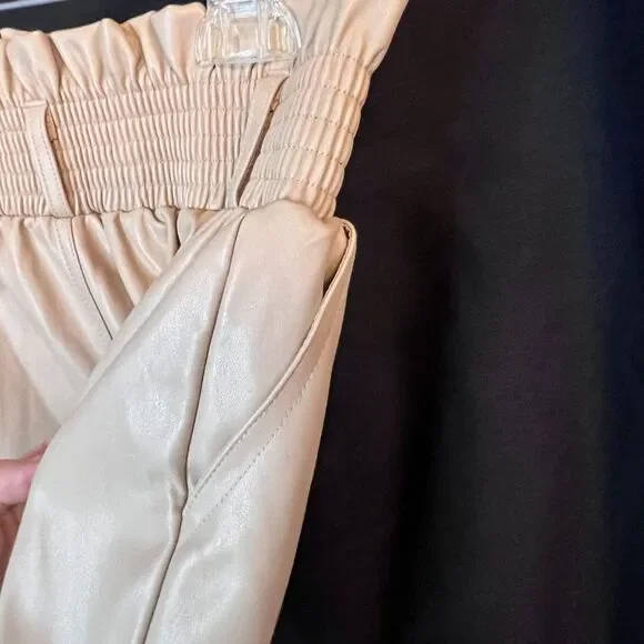 superdown kenzie faux leather short beige nude color Size Small paperbag waist - Picture 8 of 11